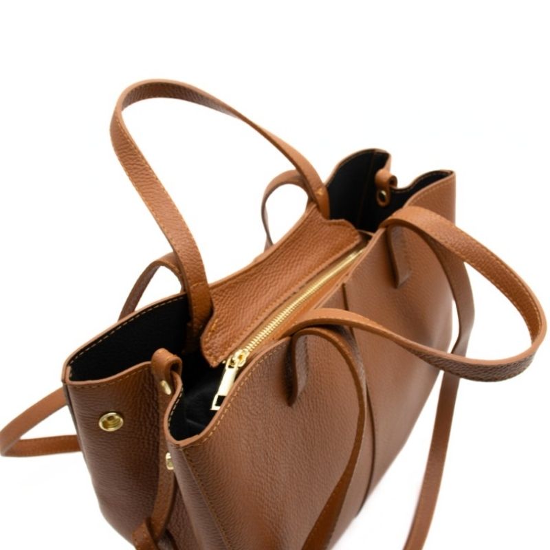 Sophisticated elbow bag pose of Stefania Camel, a designer leather bag from Numabagstore
